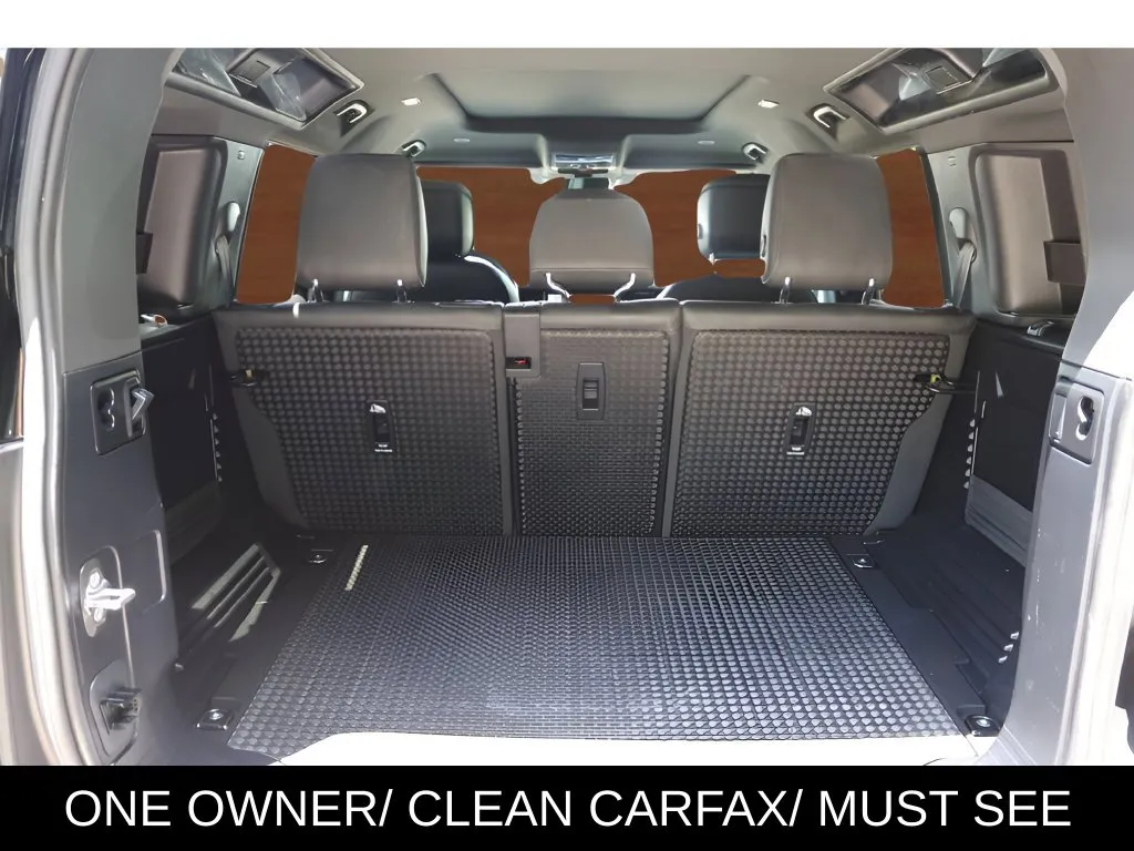 Land Rover Defender photo 15
