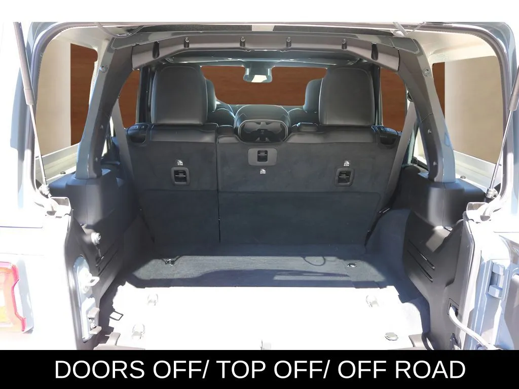 Jeep Wrangler photo 16