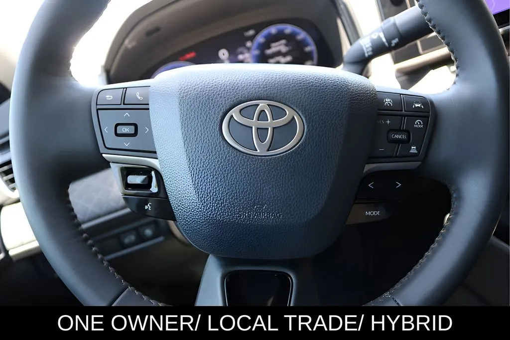 Toyota Camry photo 13