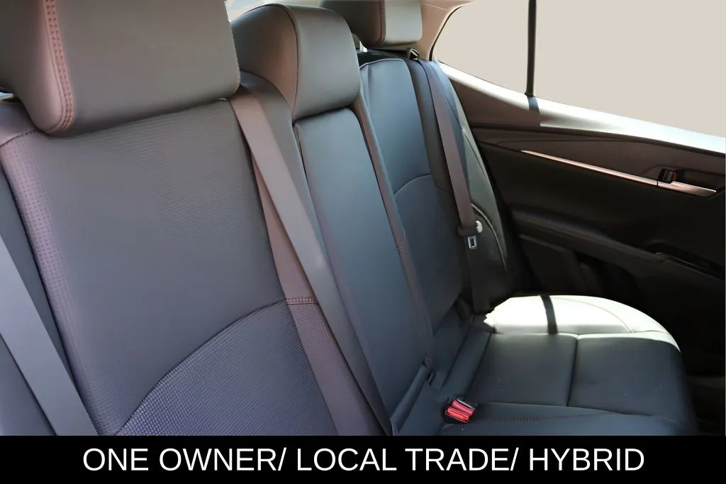 Toyota Camry photo 12