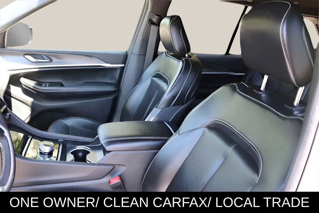 Jeep Grand Cherokee photo 11