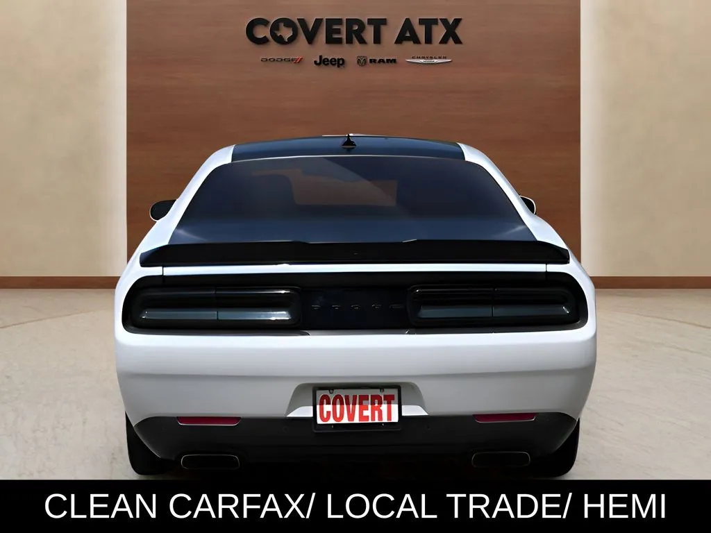 Dodge Challenger photo 4