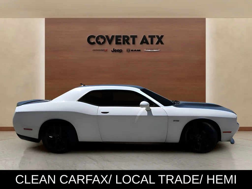 Dodge Challenger photo 6