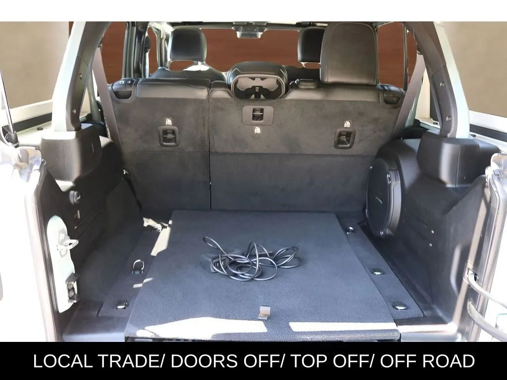 Jeep Wrangler photo 16