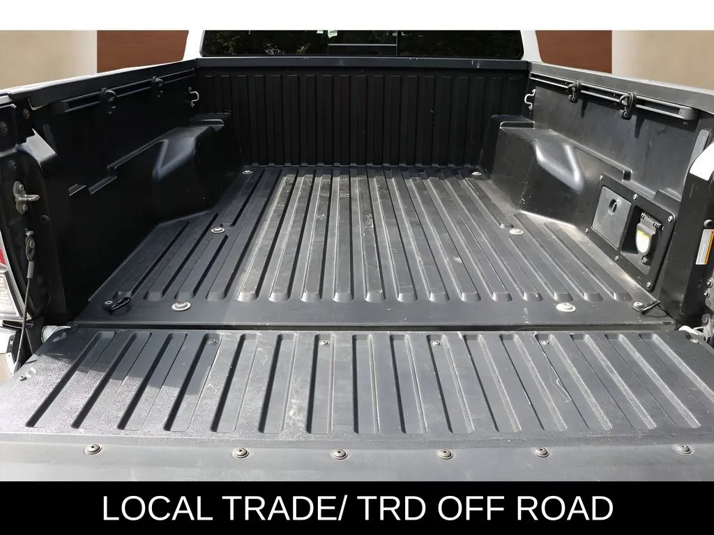Toyota Tacoma photo 9