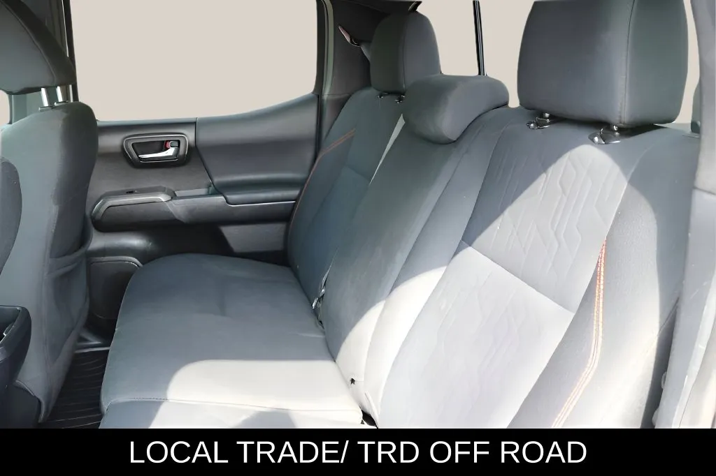 Toyota Tacoma photo 14