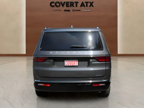 More photos of 2022 Jeep Wagoneer Series III at Covert Chrysler Dodge Jeep Ram, TX