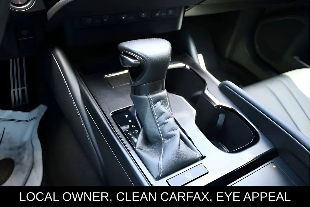 Lexus ES photo 16