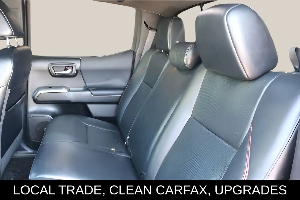 Toyota Tacoma photo 15
