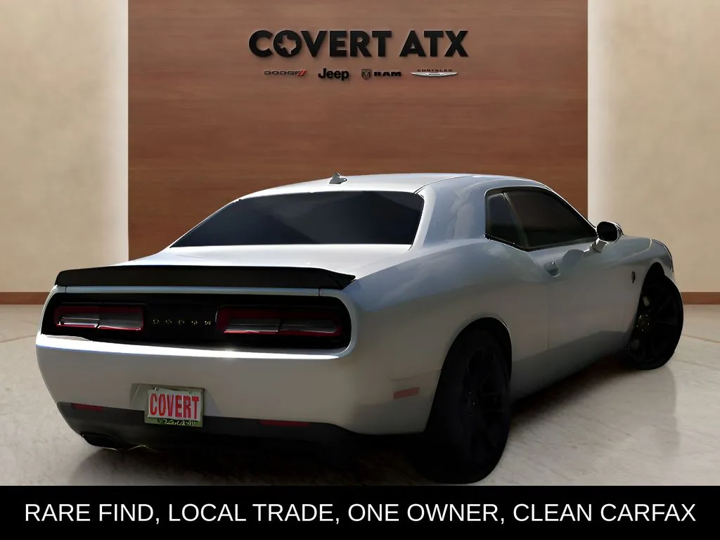 Dodge Challenger photo 6