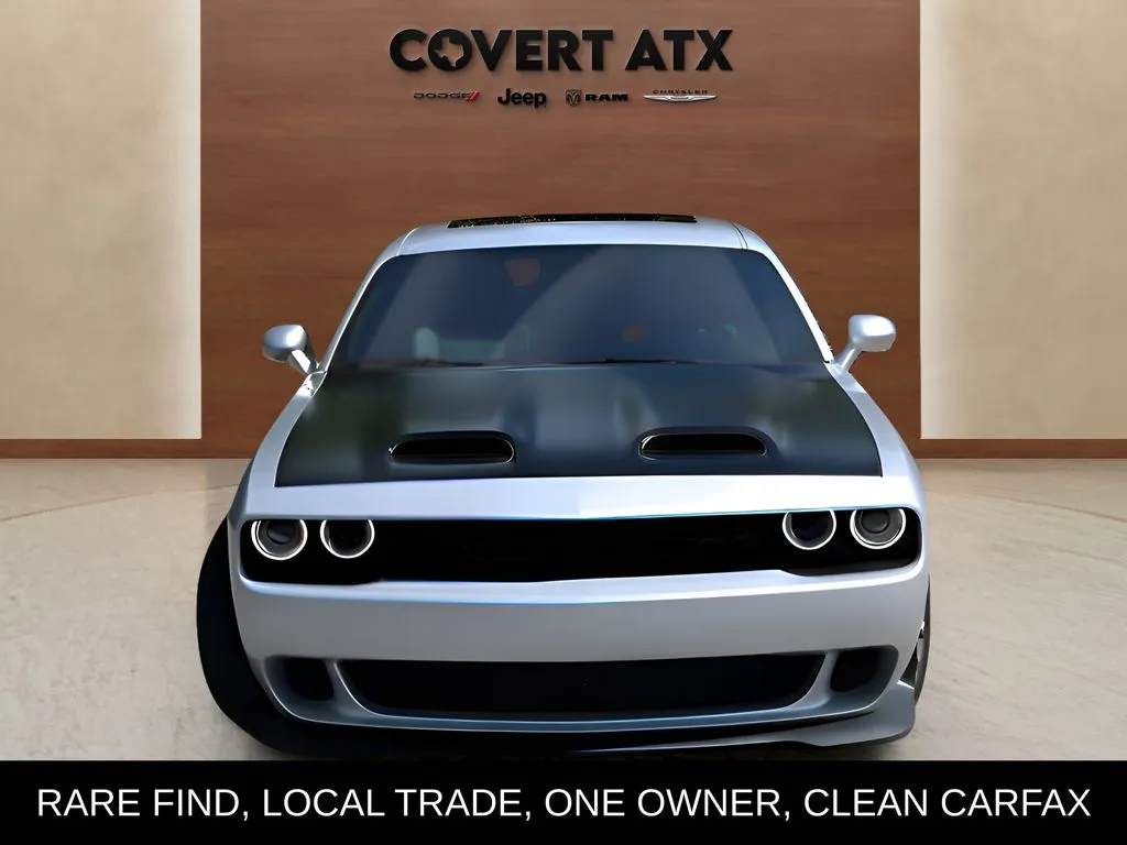 Dodge Challenger photo 9