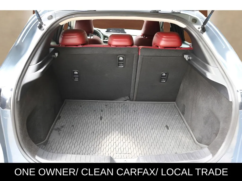 Mazda CX-30 photo 16