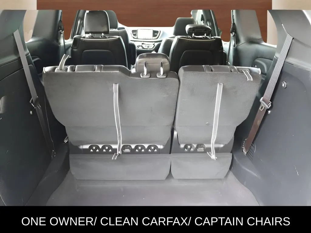 Chrysler Pacifica photo 15