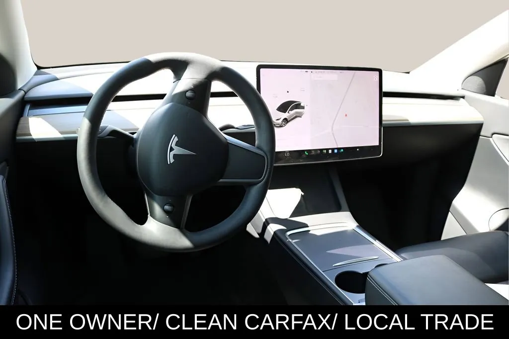 Tesla Model Y photo 15