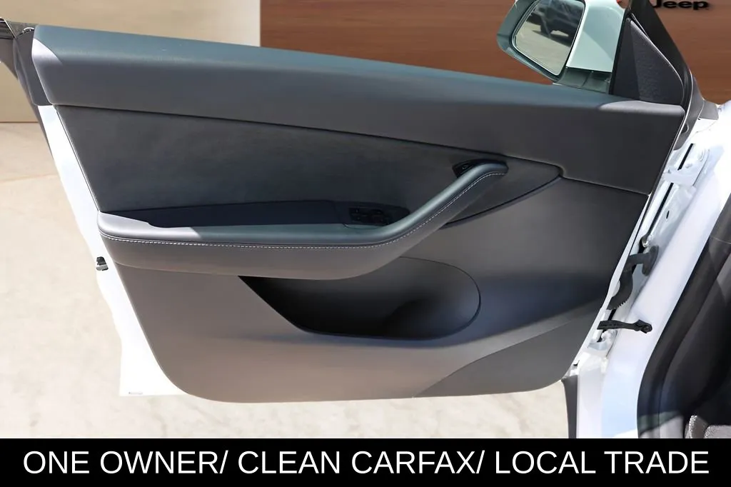 Tesla Model Y photo 11