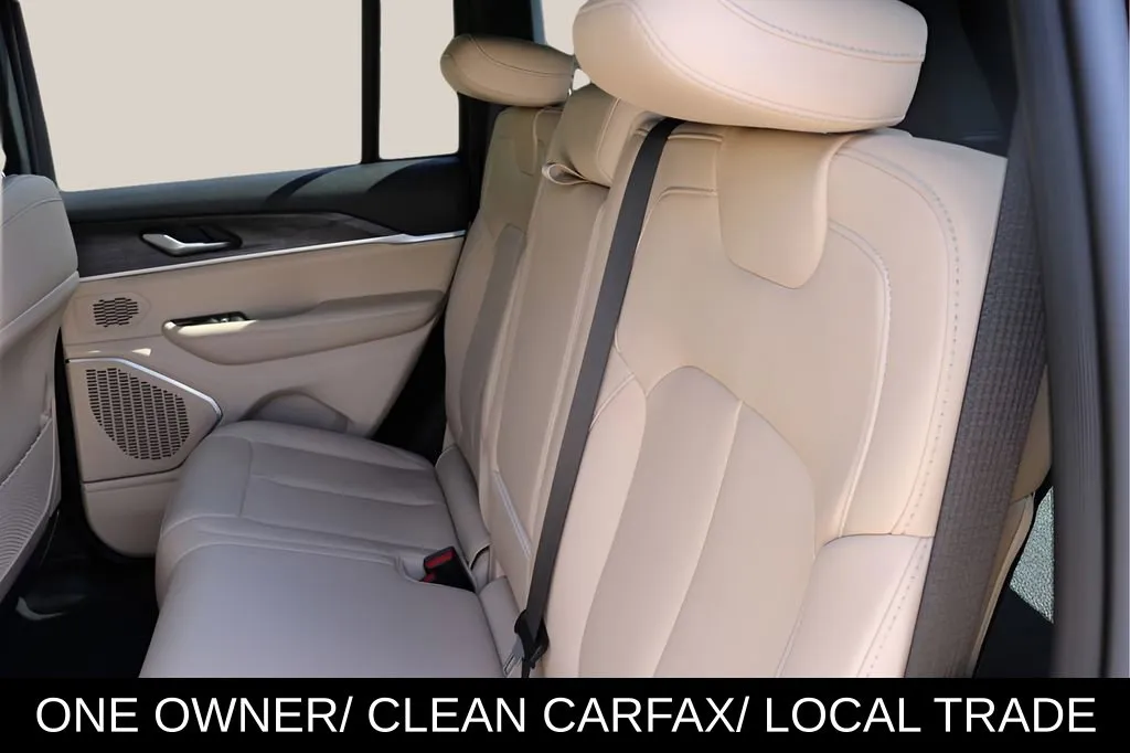 Jeep Grand Cherokee photo 16