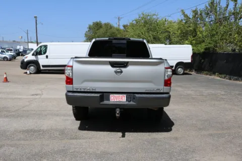 More photos of 2018 Nissan Titan PRO-4X at Covert Chrysler Dodge Jeep Ram, TX
