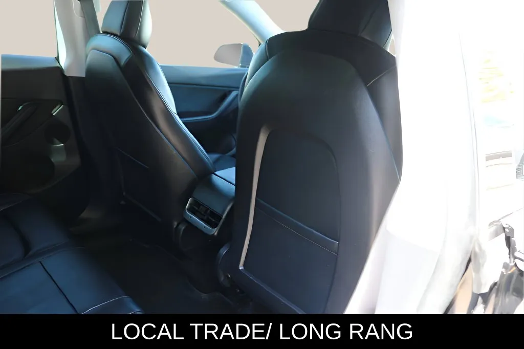 Tesla Model Y photo 14