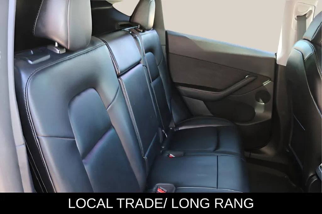 Tesla Model Y photo 13