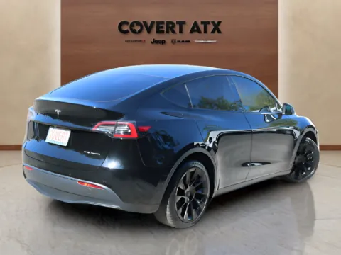 More photos of 2021 Tesla Model Y Long Range at Covert Chrysler Dodge Jeep Ram, TX