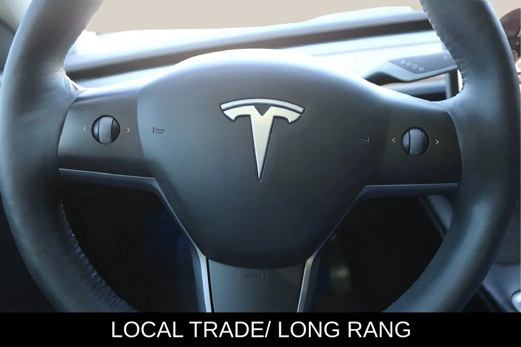 Tesla Model Y photo 15