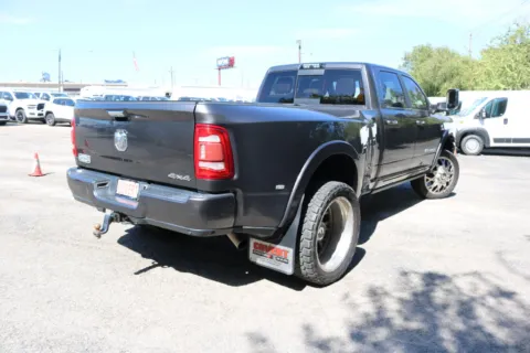 More photos of 2019 Ram 3500 Laramie Longhorn at Covert Chrysler Dodge Jeep Ram, TX