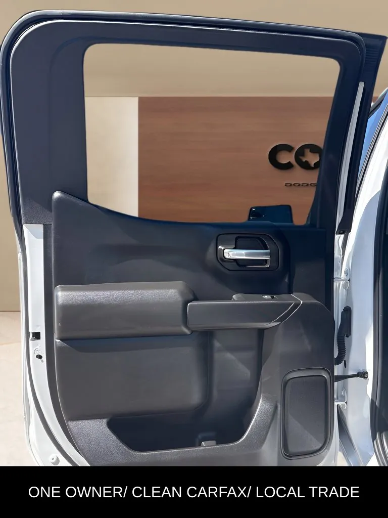 Chevrolet Silverado photo 11