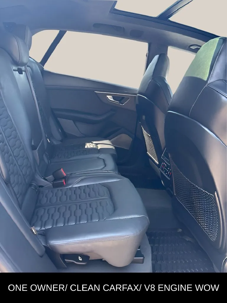 Audi RS Q8 photo 16