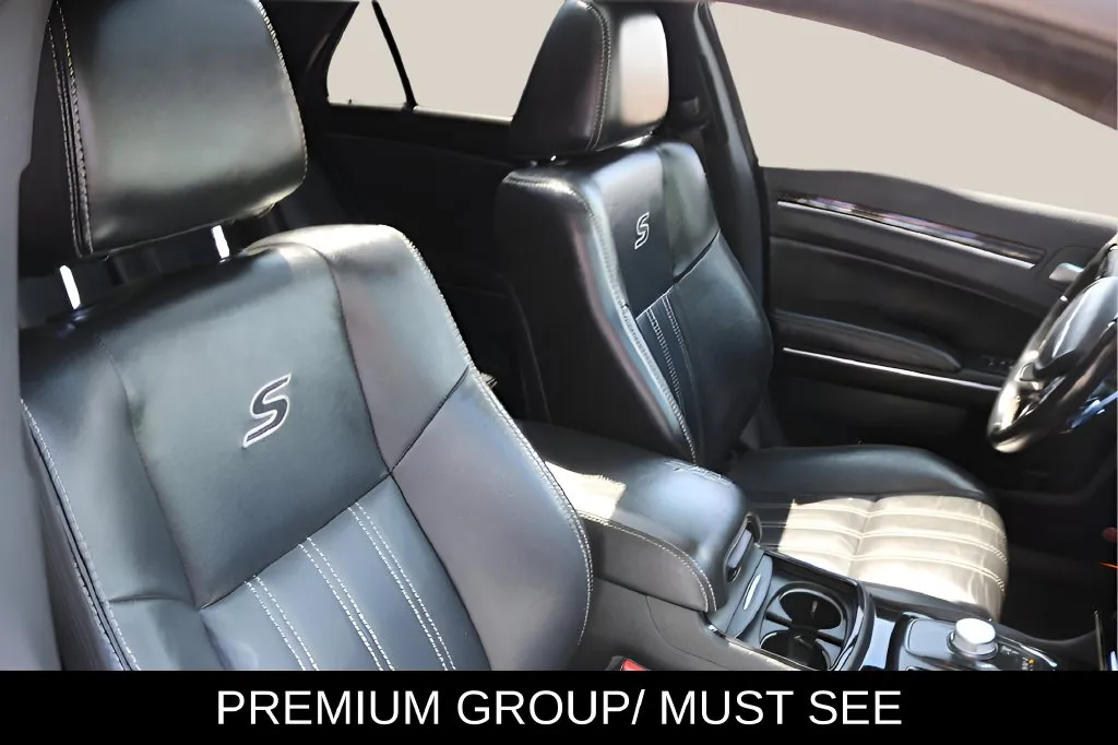 Chrysler 300 photo 16