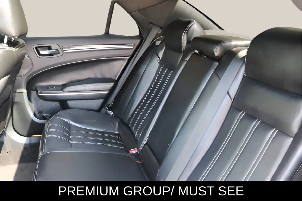 Chrysler 300 photo 14