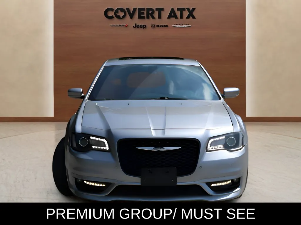 Chrysler 300 photo 8