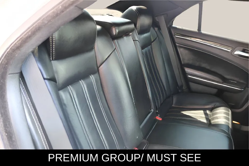 Chrysler 300 photo 15