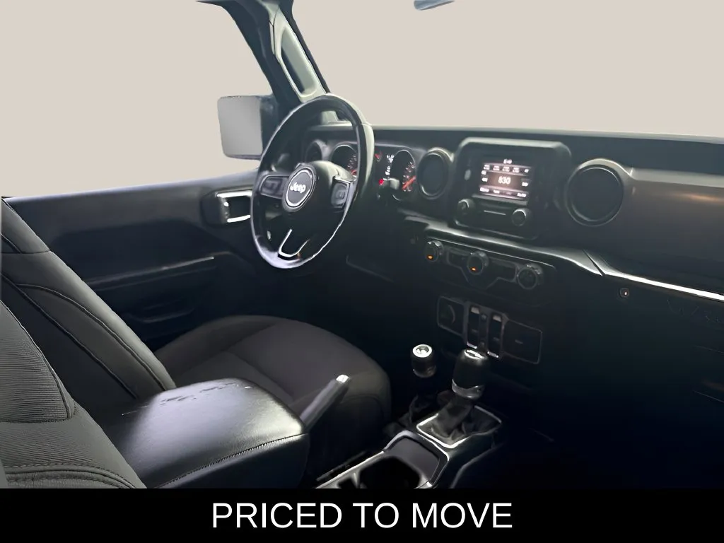 Jeep Wrangler photo 17