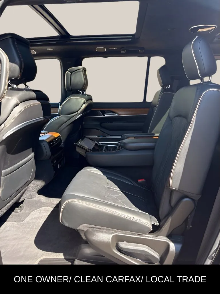 Jeep Grand Wagoneer photo 14