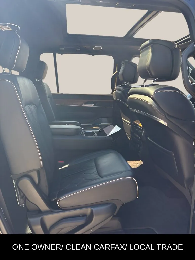 Jeep Grand Wagoneer photo 20