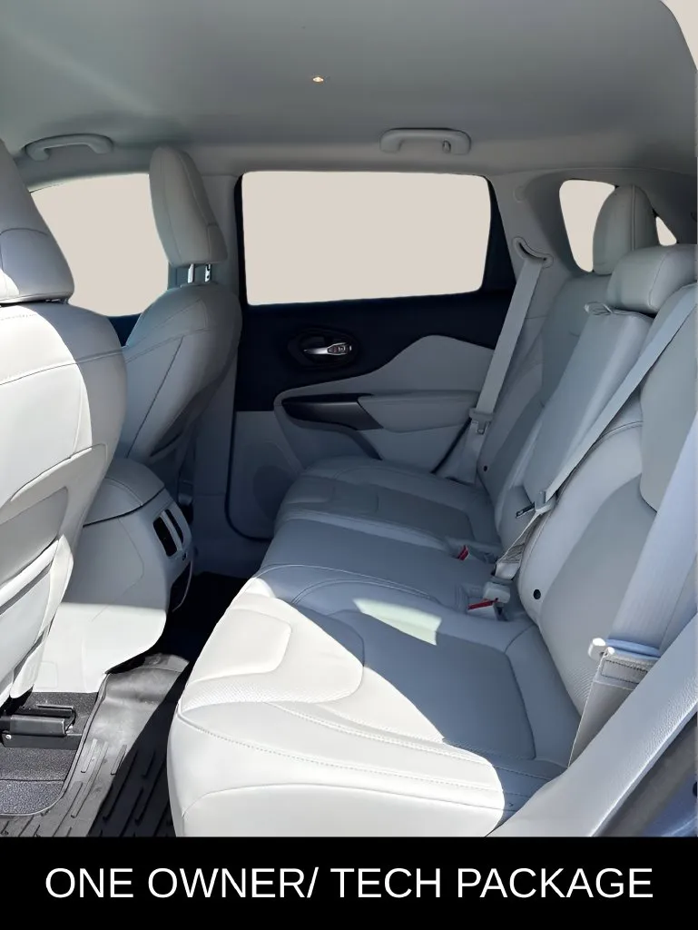 Jeep Cherokee photo 13