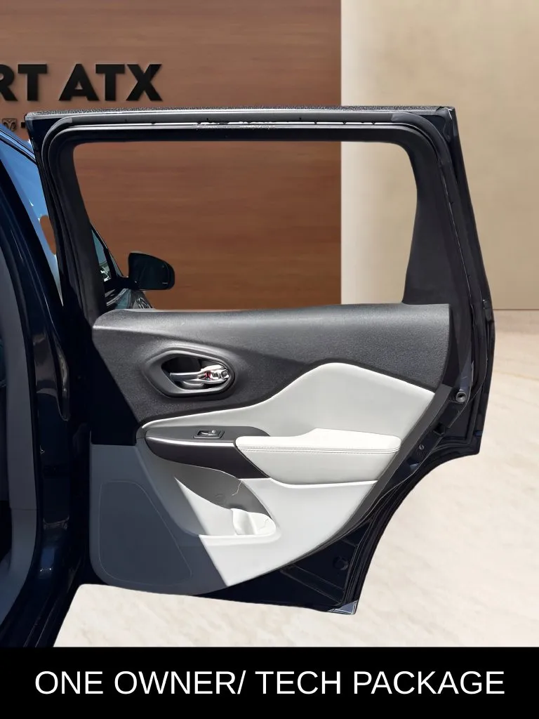 Jeep Cherokee photo 16
