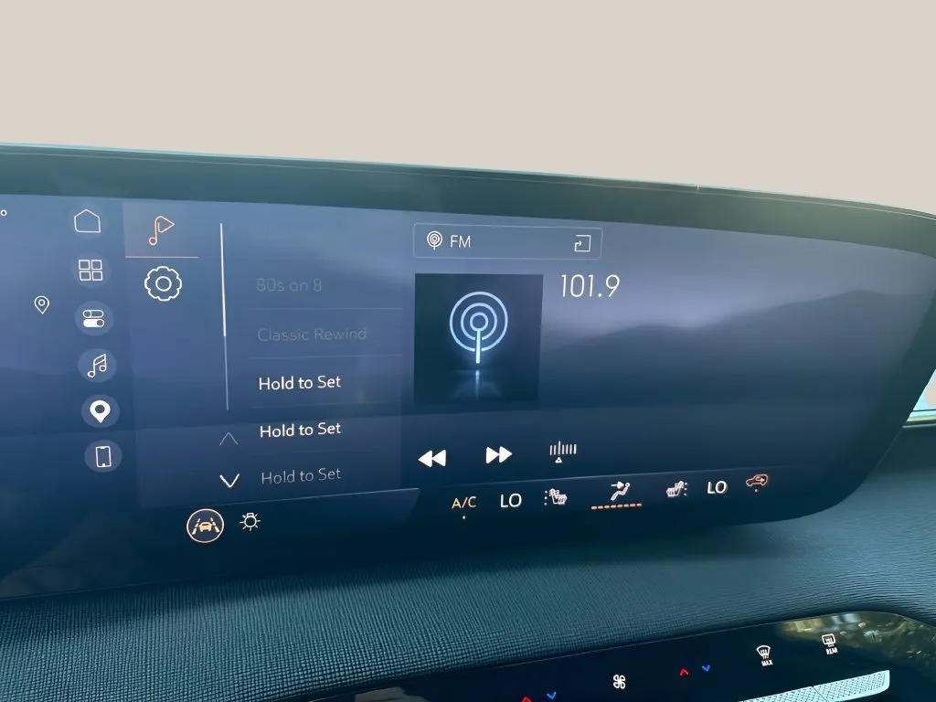 Buick Enclave photo 32