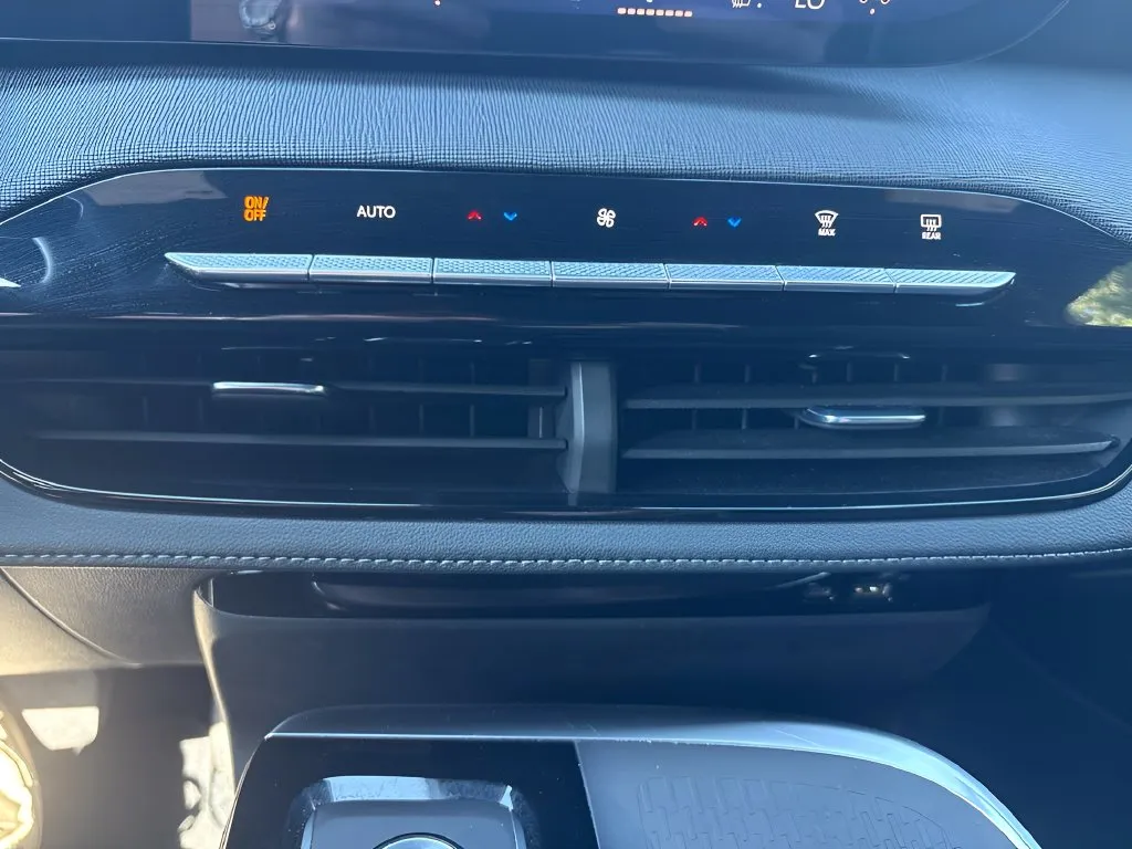 Buick Enclave photo 30