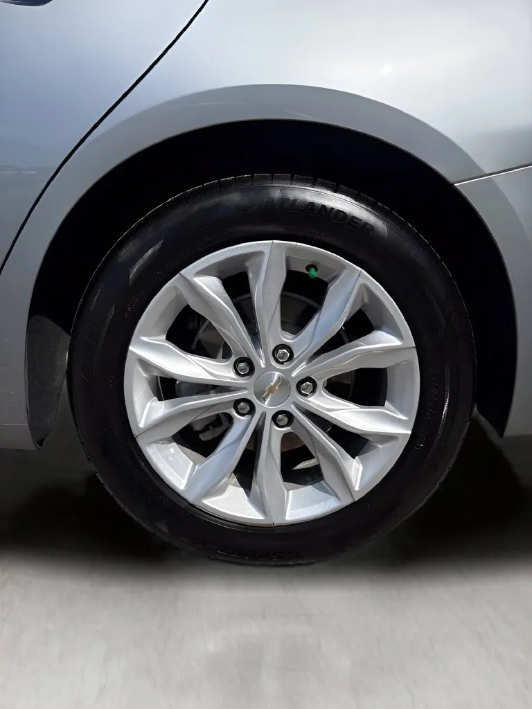 Chevrolet Malibu photo 9