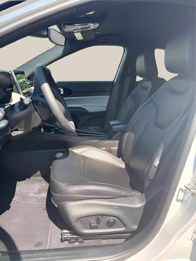 Jeep Compass photo 12
