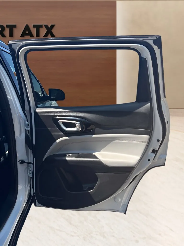 Jeep Compass photo 18