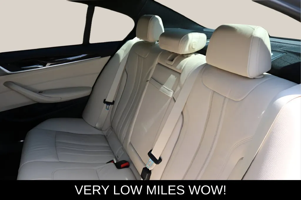BMW 5 Series photo 14