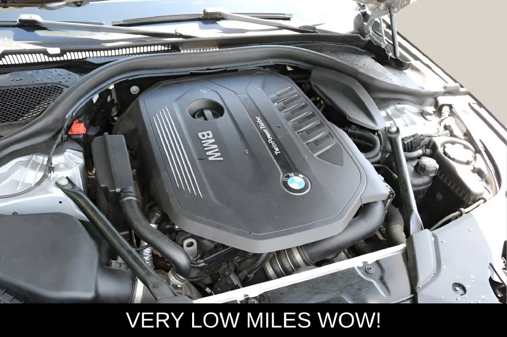 BMW 5 Series photo 9