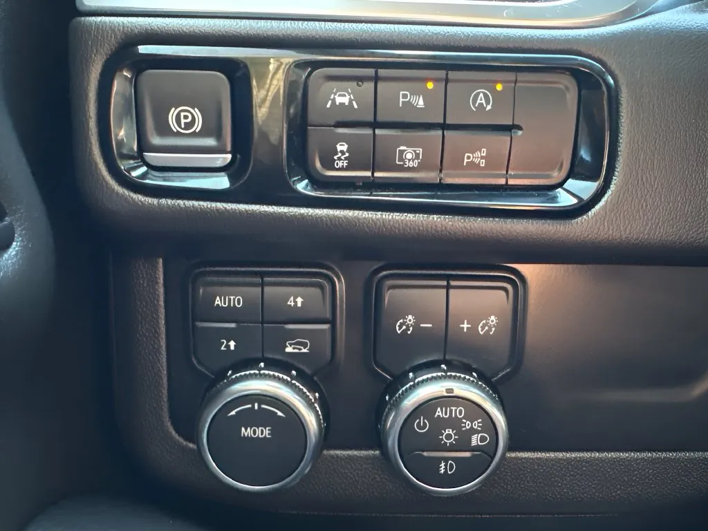 GMC Yukon photo 32