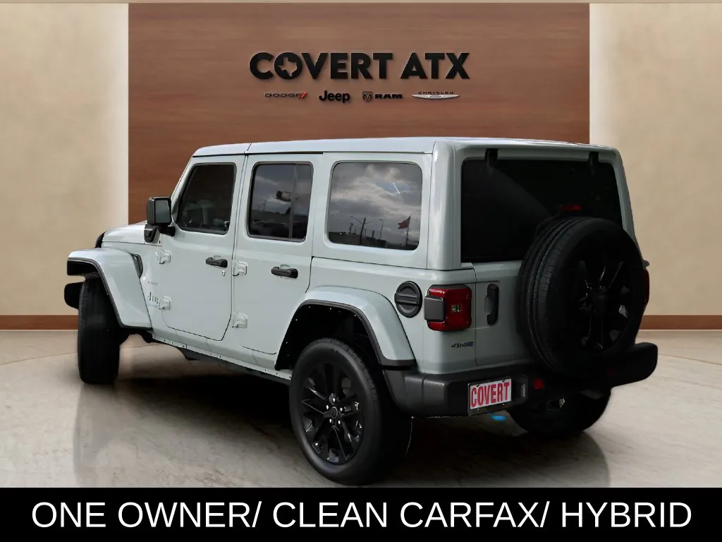Jeep Wrangler photo 3