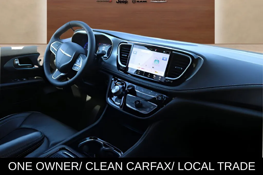 Chrysler Pacifica photo 19