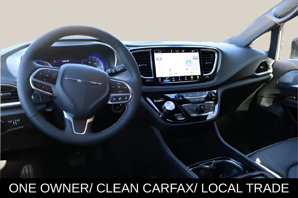 Chrysler Pacifica photo 13