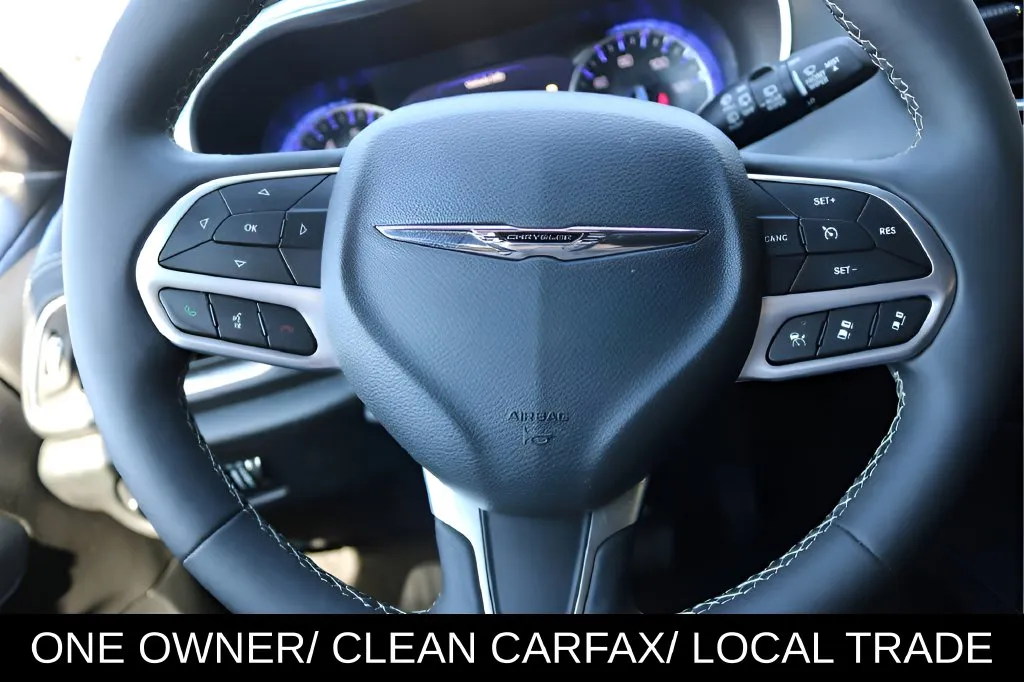 Chrysler Pacifica photo 22