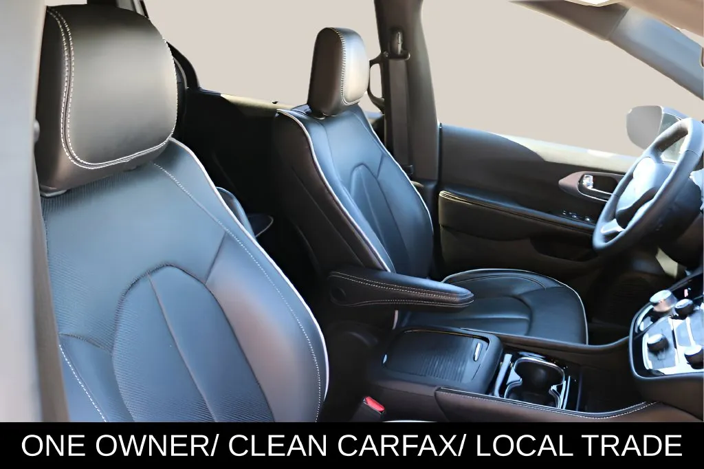 Chrysler Pacifica photo 21